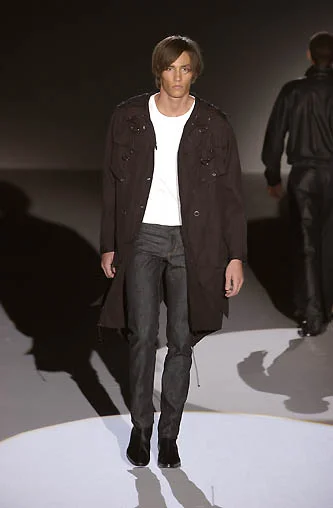 Look 16